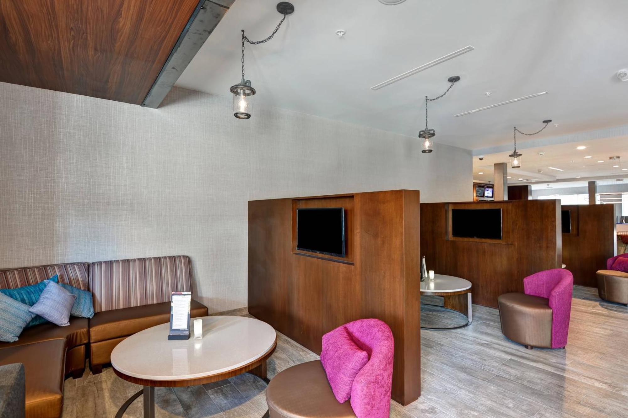 Courtyard By Marriott Long Island Islip/Courthouse Complex Hotel Central Islip Kültér fotó